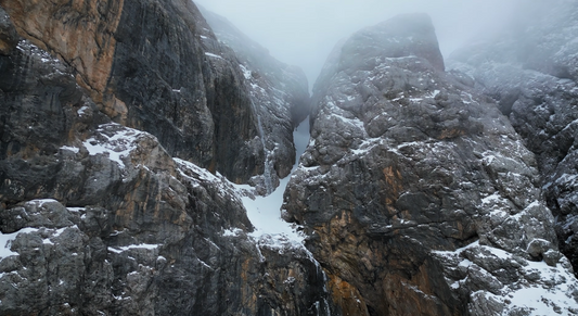 No Fall Zone! Extreme Skiing Over Huge Cliff